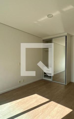 Apartamento à venda com 129m², 3 quartos e 2 vagas Apartamento à venda com 129m², 3 quartos e 2 vagasSuíte 1