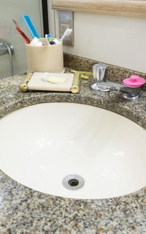 Apartamento para alugar com 350m², 4 quartos e 4 vagas Apartamento para alugar com 350m², 4 quartos e 4 vagasBanheiro da suíte 3