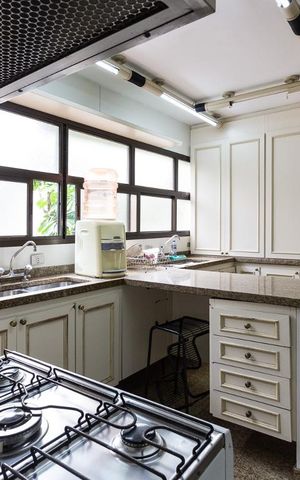 Apartamento para alugar com 350m², 4 quartos e 4 vagas Apartamento para alugar com 350m², 4 quartos e 4 vagasCozinha