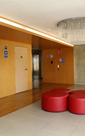 Apartamento para alugar com 75m², 2 quartos e 1 vagaHall social