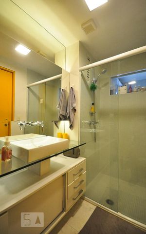 Apartamento à venda com 70m², 1 quarto e 1 vagabanheiro suíte
