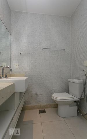 Apartamento à venda com 280m², 4 quartos e 3 vagasBANHEIRO