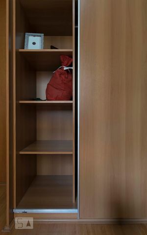 Apartamento para alugar com 96m², 3 quartos e 2 vagasQuarto 1 (Armários)