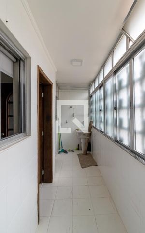 Apartamento à venda com 105m², 3 quartos e 1 vaga Apartamento à venda com 105m², 3 quartos e 1 vagaÁrea de Seriço