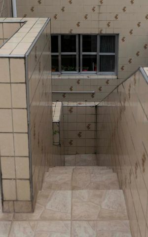 Casa à venda com 230m², 4 quartos e 2 vagasQuintal dos fundos (Escadas)