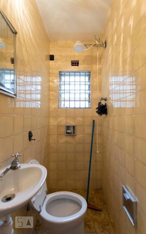 Casa à venda com 230m², 4 quartos e 2 vagasSubsolo - Banheiro 2