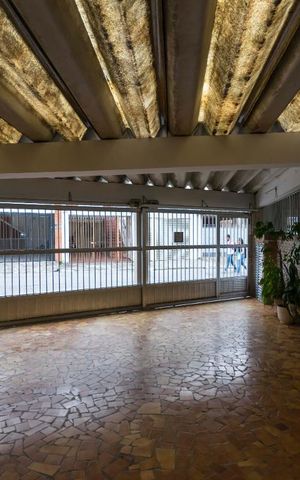 Casa à venda com 230m², 4 quartos e 2 vagasGaragem