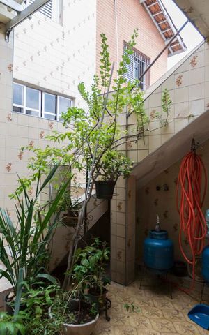 Casa à venda com 230m², 4 quartos e 2 vagasQuintal dos fundos