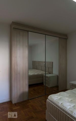 Apartamento à venda com 104m², 2 quartos e sem vagaQuarto 2 (Armários)