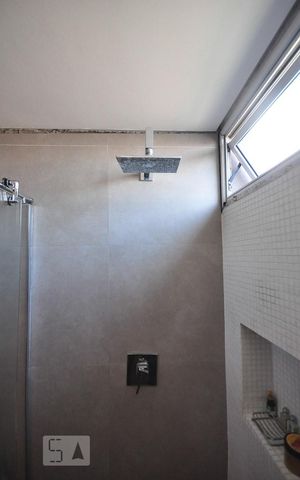Apartamento à venda com 84m², 1 quarto e 2 vagasDetalhe do banheiro suíte 