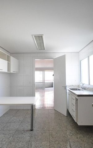 Apartamento para alugar com 210m², 4 quartos e 4 vagasCozinha