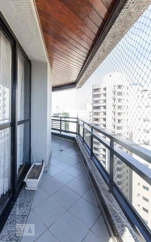 Apartamento à venda com 262m², 4 quartos e 4 vagasSacada