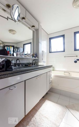 Apartamento à venda com 262m², 4 quartos e 4 vagasBanheiro Suíte 2