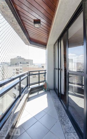 Apartamento à venda com 262m², 4 quartos e 4 vagasSacada