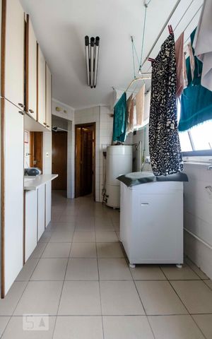 Apartamento à venda com 262m², 4 quartos e 4 vagasLavanderia
