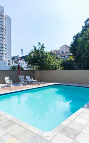 Apartamento à venda com 240m², 4 quartos e 2 vagasPiscina