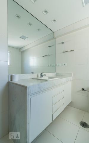 Apartamento à venda com 240m², 4 quartos e 2 vagasBanheiro Suite 2