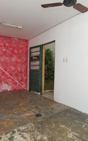 Casa à venda com 270m², 5 quartos e 2 vagas Casa à venda com 270m², 5 quartos e 2 vagasQuarto 4