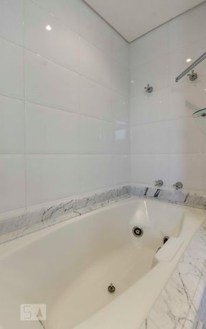 Apartamento à venda com 190m², 4 quartos e 4 vagasBanheiro Suíte 2