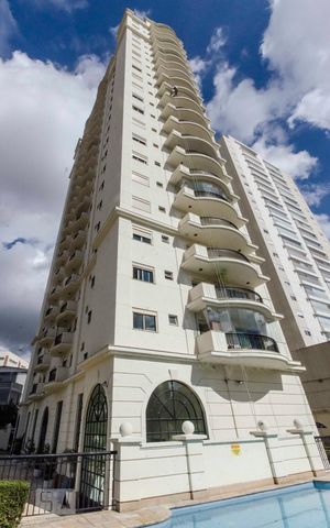 Apartamento à venda com 190m², 4 quartos e 4 vagasFachada