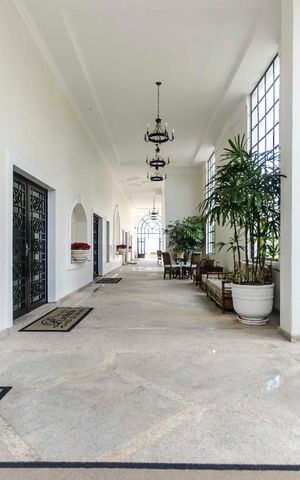 Apartamento à venda com 190m², 4 quartos e 4 vagasEntrada do prédio
