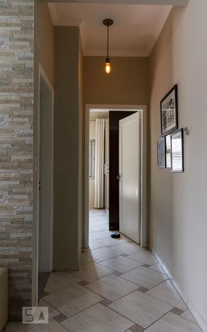 Apartamento à venda com 70m², 1 quarto e sem vagaCorredor para o quarto e banheiro. 