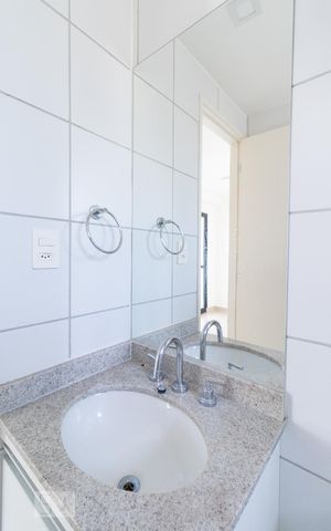Studio para alugar com 32m², 1 quarto e 1 vaga Studio para alugar com 32m², 1 quarto e 1 vagaBanheiro