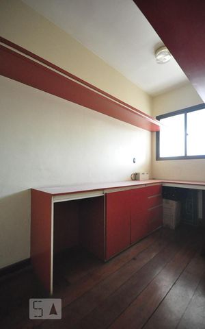 Apartamento para alugar com 450m², 6 quartos e 5 vagasEscritório da suíte 2