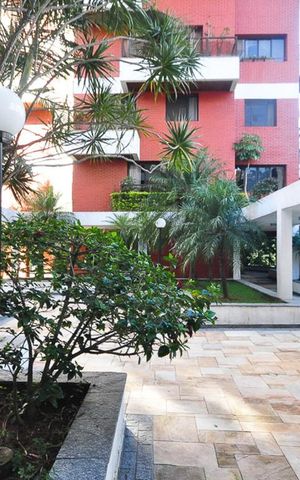 Apartamento para alugar com 450m², 6 quartos e 5 vagasEntrada