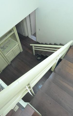 Apartamento para alugar com 450m², 6 quartos e 5 vagasEscada