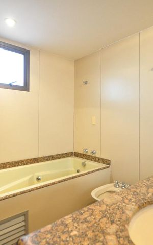 Apartamento para alugar com 450m², 6 quartos e 5 vagasBanheiro