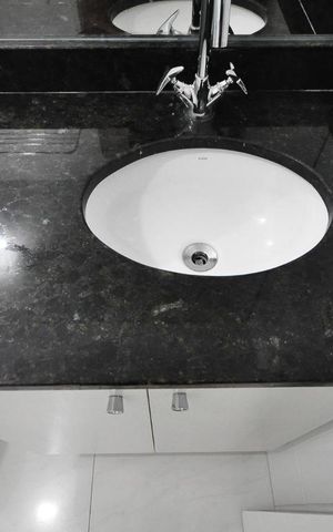Apartamento à venda com 36m², 1 quarto e 1 vagaDetalhe do banheiro suíte 