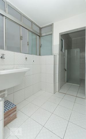 Apartamento para alugar com 82m², 3 quartos e sem vagaÁrea de serviço