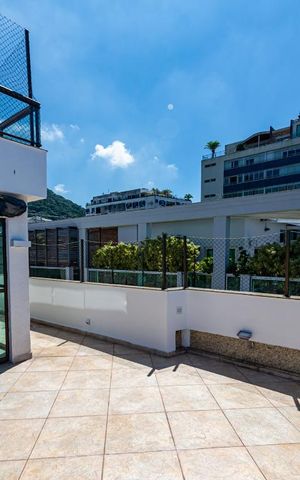 Apartamento à venda com 317m², 4 quartos e 3 vagas Apartamento à venda com 317m², 4 quartos e 3 vagasCobertura - Área Externa