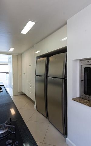 Apartamento à venda com 317m², 4 quartos e 3 vagas Apartamento à venda com 317m², 4 quartos e 3 vagasCozinha