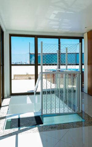 Apartamento à venda com 317m², 4 quartos e 3 vagas Apartamento à venda com 317m², 4 quartos e 3 vagasCobertura - Sala