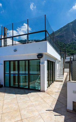 Apartamento à venda com 317m², 4 quartos e 3 vagas Apartamento à venda com 317m², 4 quartos e 3 vagasCobertura - Área Externa Piscina