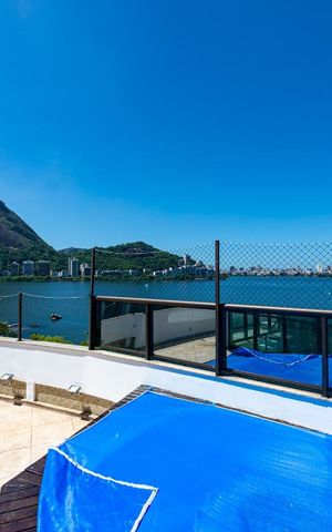 Apartamento à venda com 317m², 4 quartos e 3 vagas Apartamento à venda com 317m², 4 quartos e 3 vagasCobertura - Área Externa Piscina
