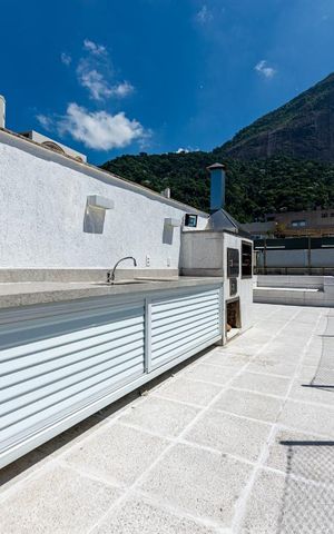 Apartamento à venda com 317m², 4 quartos e 3 vagas Apartamento à venda com 317m², 4 quartos e 3 vagasCobertura 3º piso