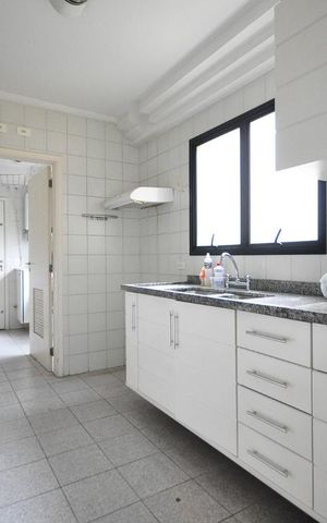 Apartamento à venda com 158m², 2 quartos e 3 vagasCozinha