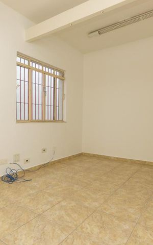 Casa à venda com 361m², 7 quartos e sem vaga Casa à venda com 361m², 7 quartos e sem vagaQuarto 4