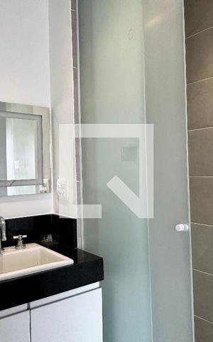 Studio para alugar com 29m², 1 quarto e 1 vaga Studio para alugar com 29m², 1 quarto e 1 vagaBanheiro