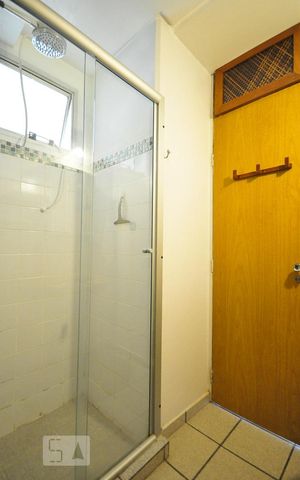 Apartamento à venda com 70m², 3 quartos e 1 vagaDetalhe do banheiro