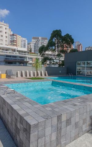 Studio à venda com 40m², 1 quarto e 1 vaga Studio à venda com 40m², 1 quarto e 1 vagaPiscina
