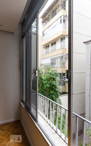 Apartamento para alugar com 154m², 3 quartos e 1 vagaVista externa da janela da sala