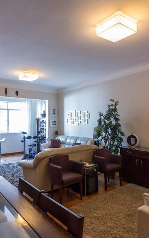 Apartamento à venda com 145m², 3 quartos e 1 vaga Apartamento à venda com 145m², 3 quartos e 1 vagaSala