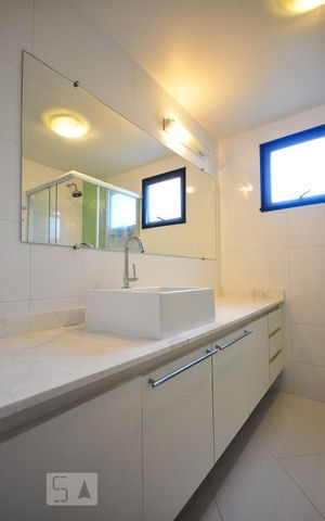 Apartamento à venda com 83m², 3 quartos e 2 vagasBanheiro