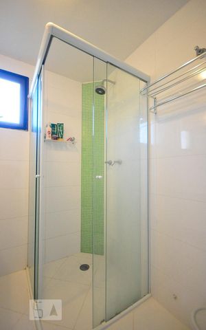Apartamento à venda com 83m², 3 quartos e 2 vagasDetalhe do banheiro