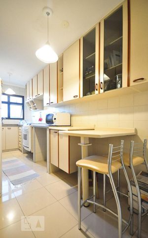 Apartamento à venda com 83m², 3 quartos e 2 vagasCozinha