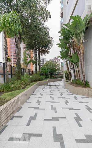 Apartamento à venda com 450m², 5 quartos e 4 vagas Apartamento à venda com 450m², 5 quartos e 4 vagasÁrea de Circulação